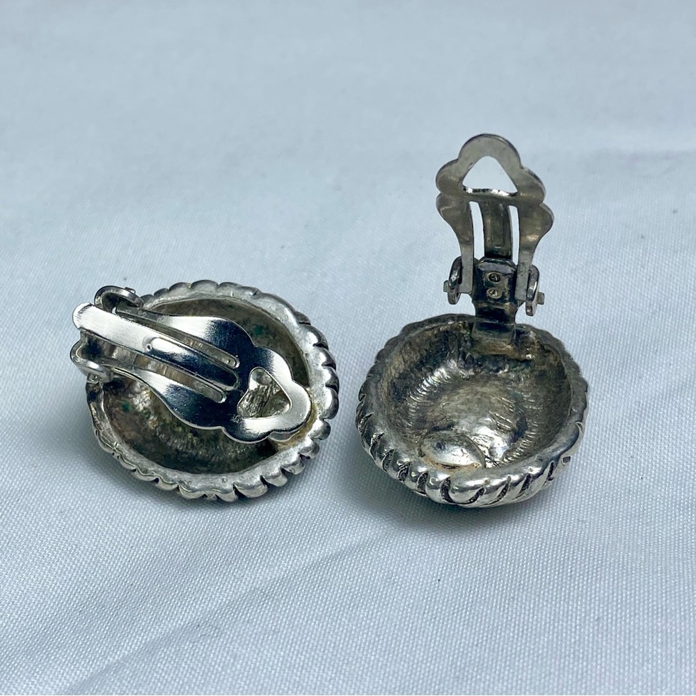 VTG Oval Silver-Tone Clip-On Earrings with Vibrant Purple Stone - Picture 2 of 5
